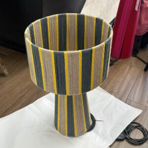 Amarillo – madera – mármol – vista 2